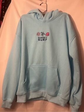 NWT Sunset Surf Blue Whale Shark Tropics  Embroidered Hoodie Size M